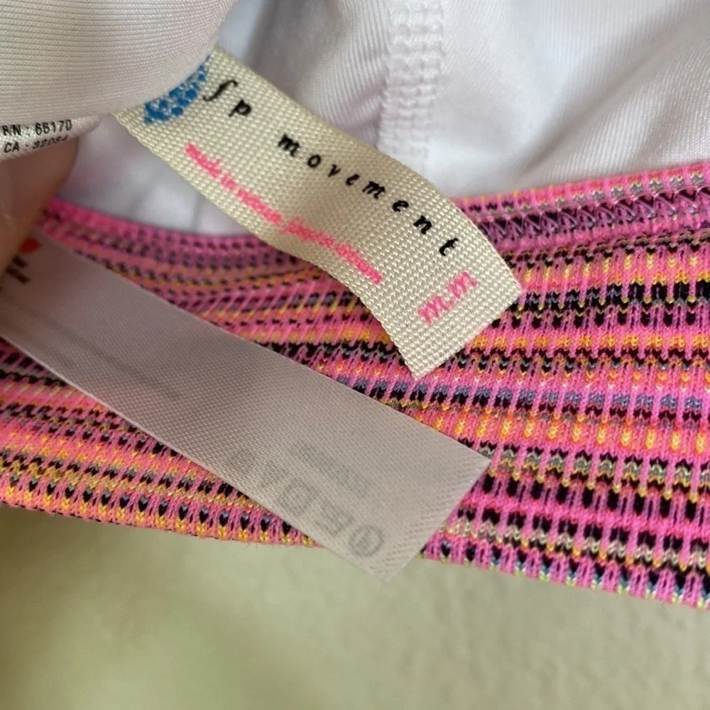 Free People movement pink sports bra hidden pocket Sz medium